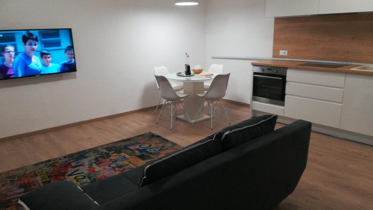 Centar Guest House Макарська Екстер'єр фото